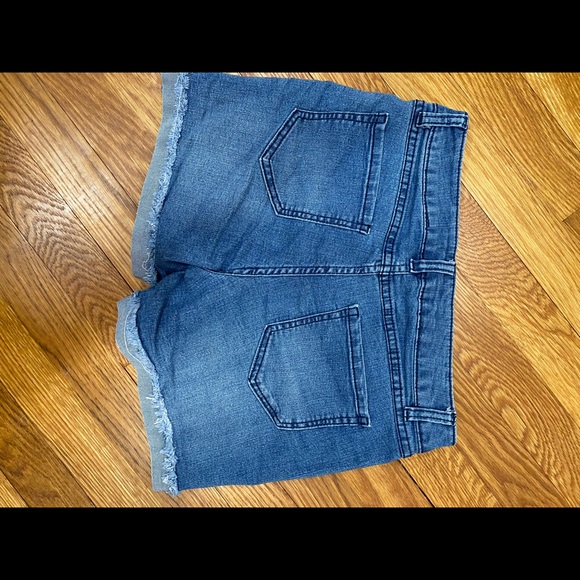 Women’s denim shorts - Picture 2 of 2